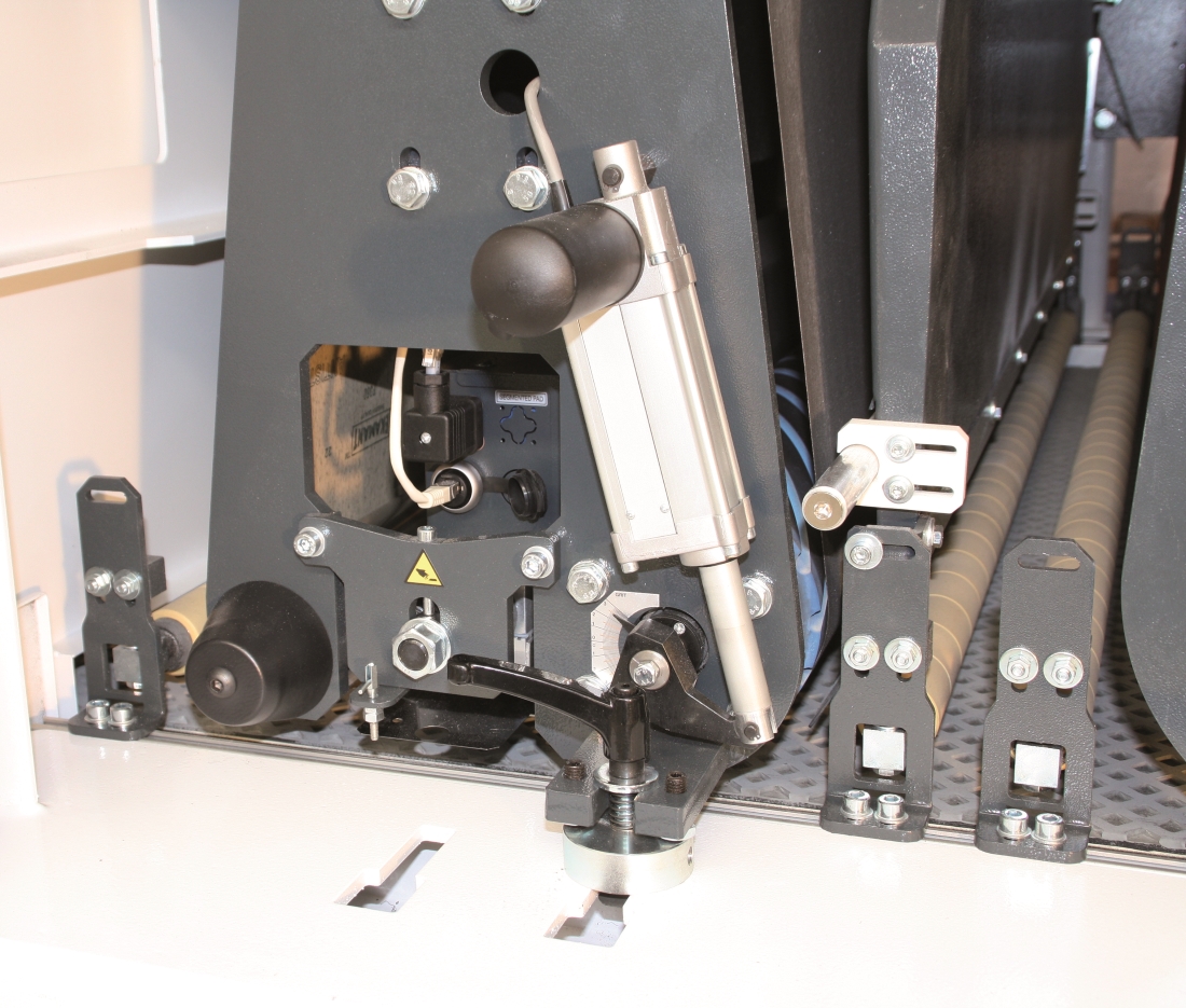 Универсальный станок для обработки поверхности EMC FLEXY M1350